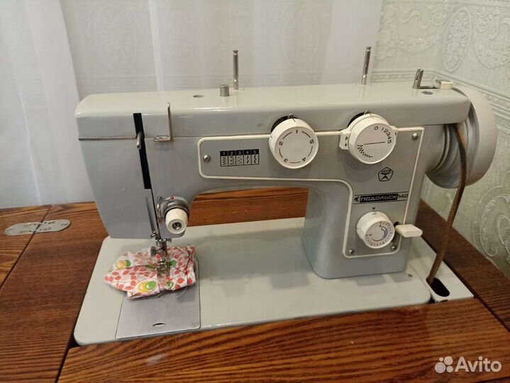 Швейная машина Подольск 142