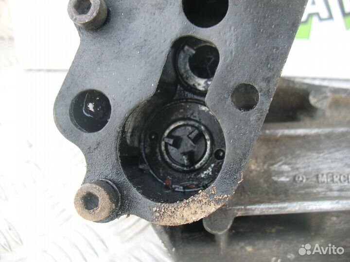 Корпус масляного фильтра Mercedes Benz T1 207D