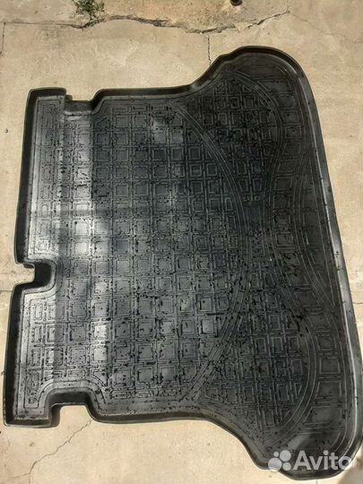 Ковер в багажник