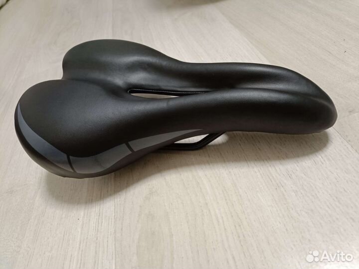 Седло с вентиляцией для велосипеда 27,5 см х 15 см