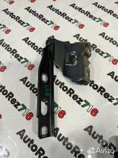 Петля капота правая Audi A4 B8 CDN 2.0 2014