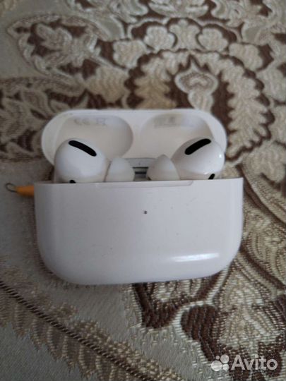 Беспроводные наушники apple airpods