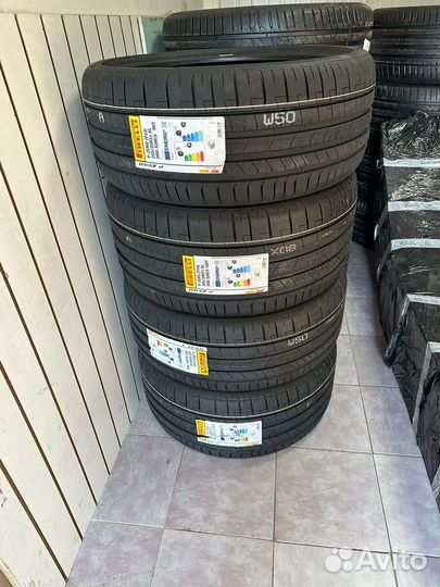 Pirelli P Zero PZ4 255/35 R21 и 285/30 R21