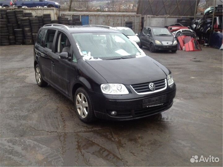 Разбор на запчасти Volkswagen Touran
