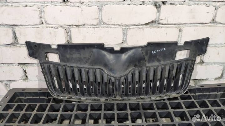 Решетка радиатора от Skoda Roomster 2006