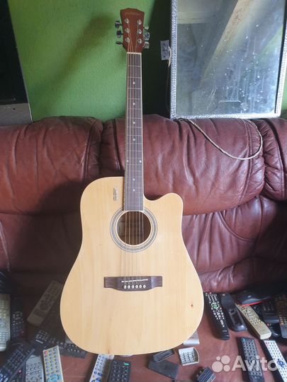 Акустическая гитара