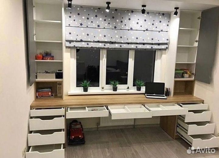 Рабочая зона у окна