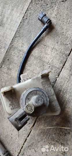 Бачок главного тормозного цилиндра Ford Focus 1 19