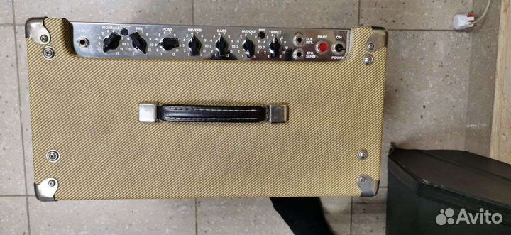 Комбоуселитель ламповый Peavey classic 30