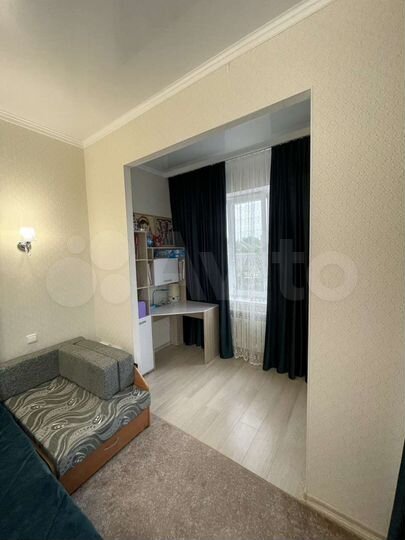 2-к. квартира, 77 м², 2/4 эт.