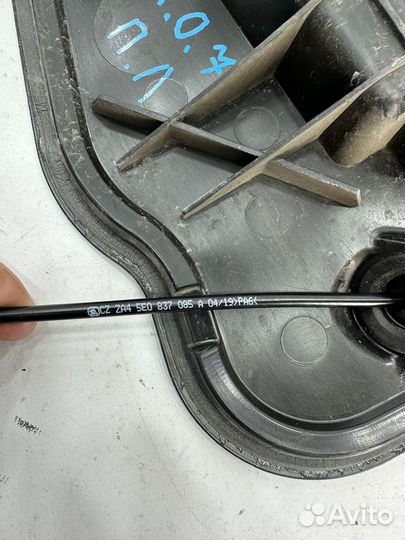 Skoda Octavia A7 трос передней левой двери