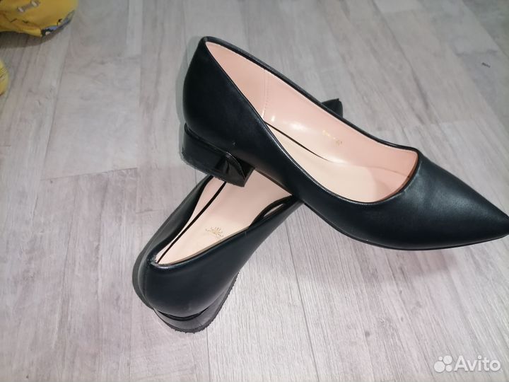 Туфли на низком каблуке 40
