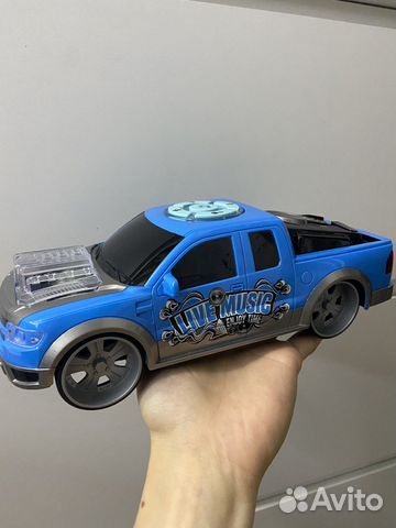 Машина на батарейках