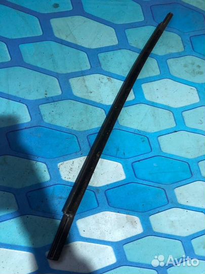 Накладка стекла заднего левого 3C9839477