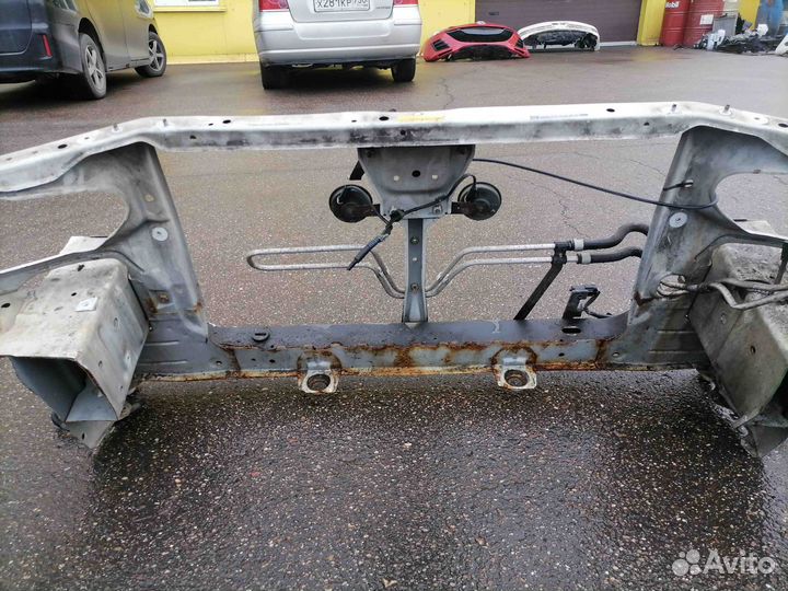 Телевизор (рамка радиатора) Nissan Maxima A32