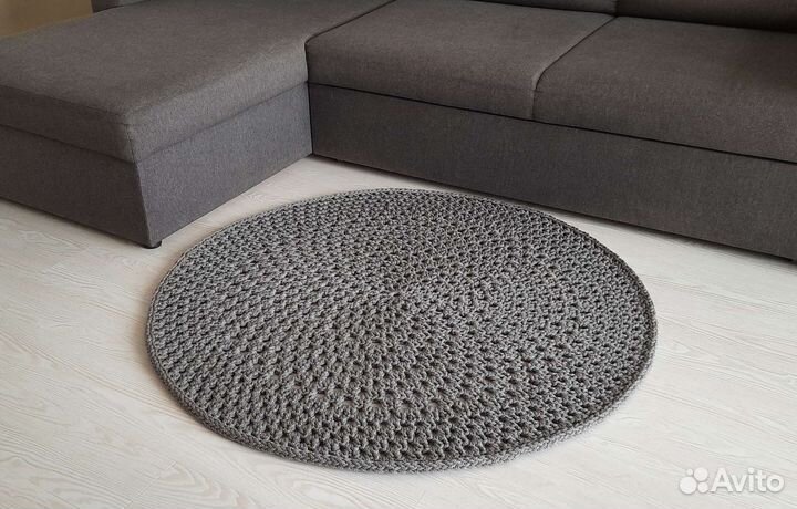 Ковер вязанный