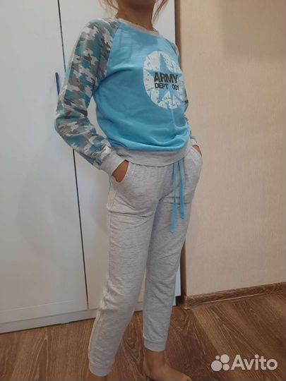 Спортивный костюм для девочки рост 128-134 см