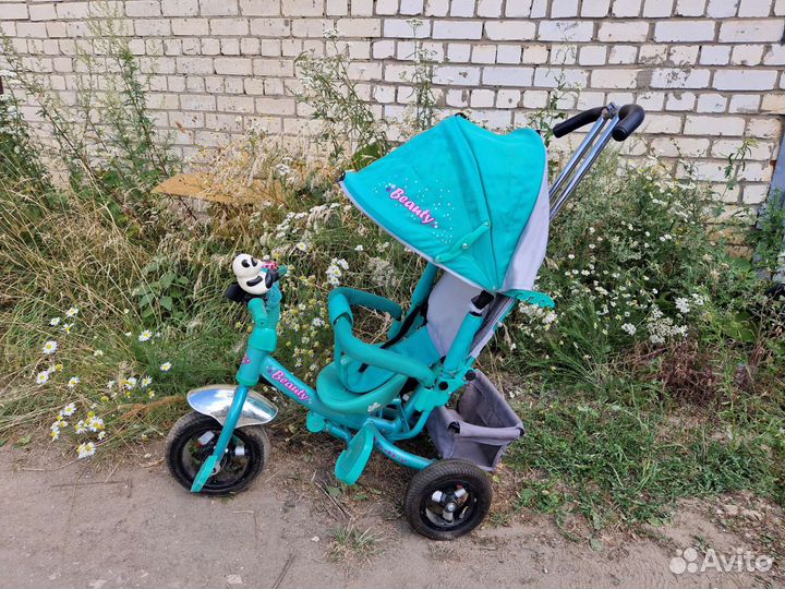 Трехколесный велосипед для малышей