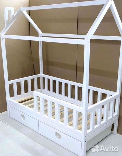 Двухъярусная детская кровать домик из массива