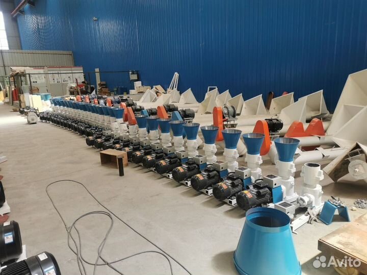 Промышленный мини-пресс-гранулятор в наличии