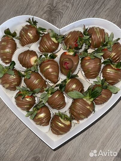 Клубника в шоколаде и в каробке