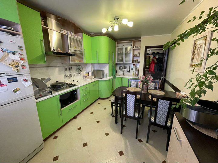 2-к. квартира, 66,9 м², 3/6 эт.