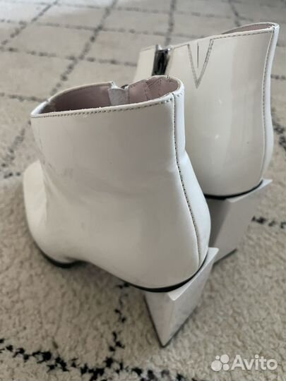 Ботильоны лаковые 36р