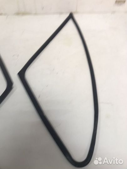 Уплотнительная резинка стекла, Приора