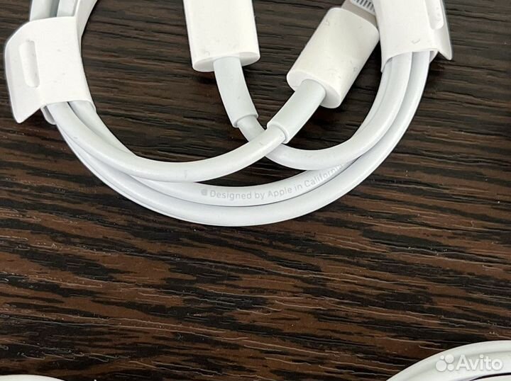 Оригинальный кабель на iPhone