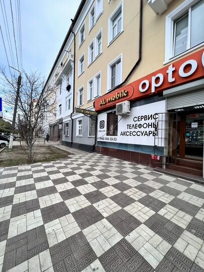 4-к. квартира, 80 м², 1/4 эт.