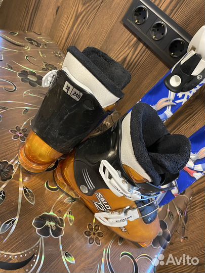 Горные лыжи и ботинки детские