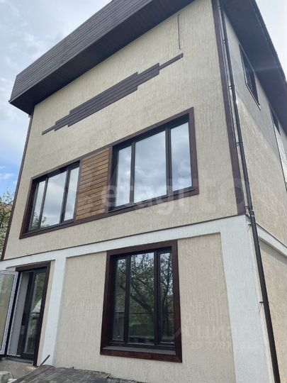 Дом 208 м² на участке 4,4 сот.