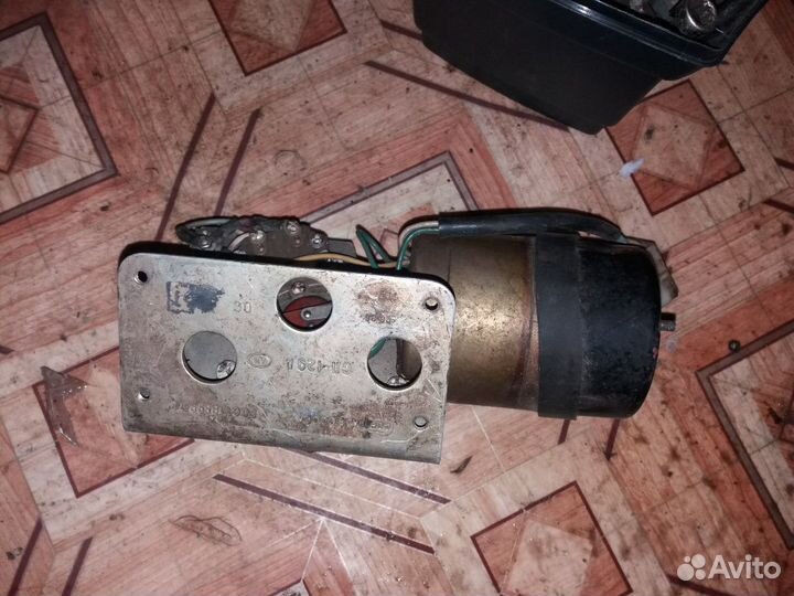 Стеклоочиститель газ 14 