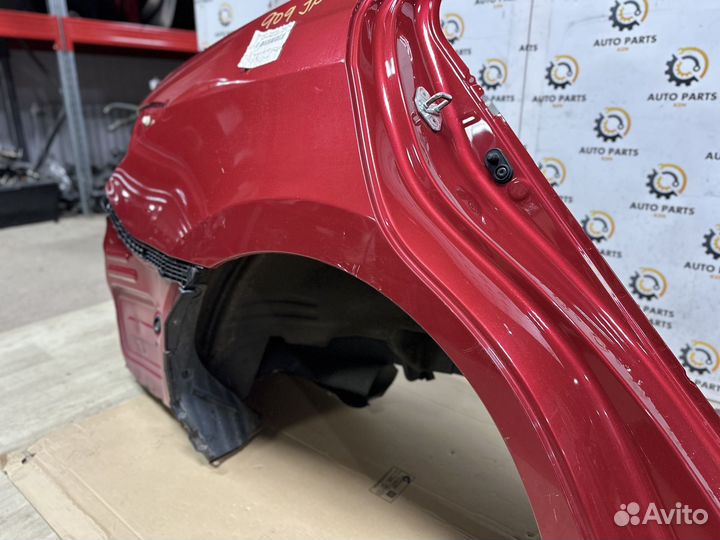 Крыло заднее правое Toyota Corolla E170/E180