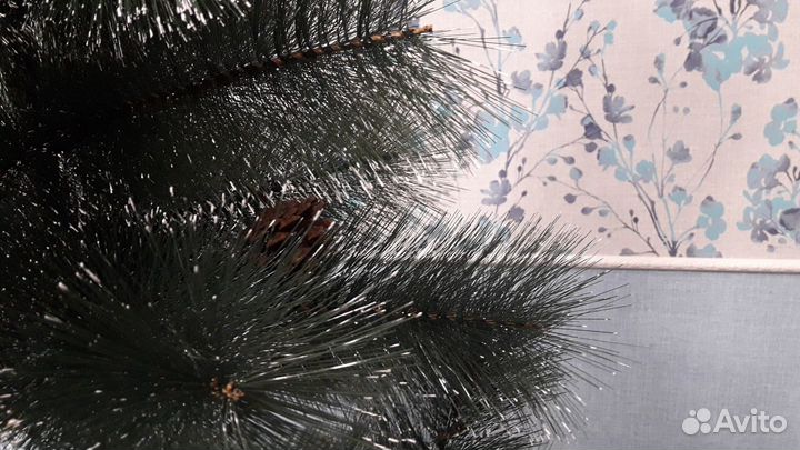 Елка искусственная + украшения в подарок