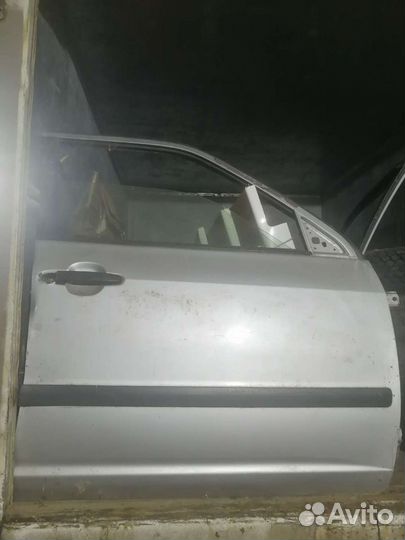 Двери toyota probox-фильбери в разбор