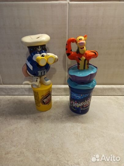 Диспенсер m&m's