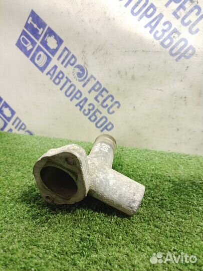 Фланец системы охлаждения Kia Spectra седан 1.6