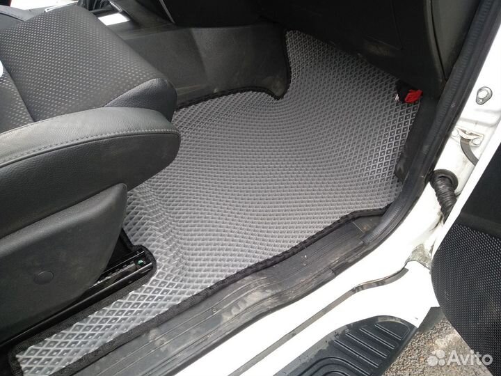 Автомобильные коврики эва в подарок подпятник + 2