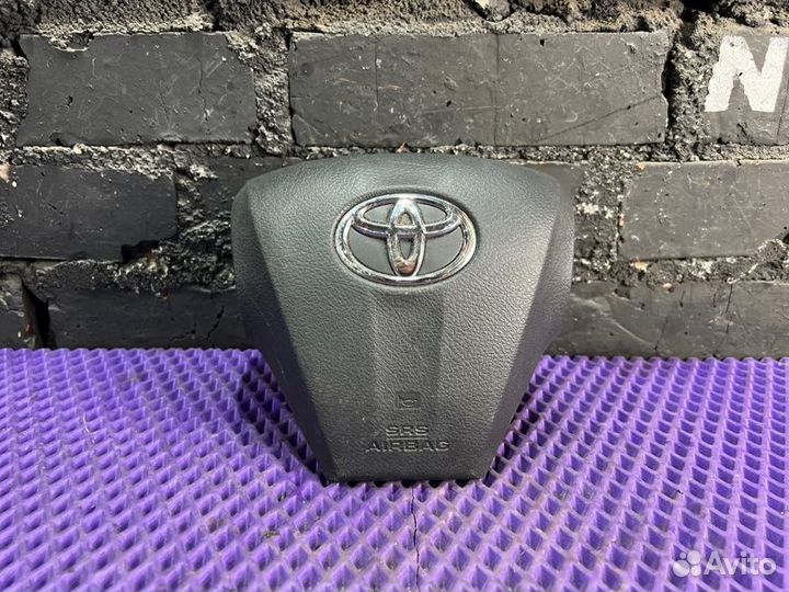 Подушка безопасности водителя Toyota Wish