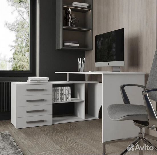Стол компьютерный белый