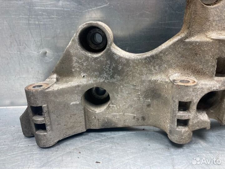 Кронштейн генератора Volkswagen Golf 4 1997-2005