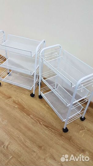 Этажерка на колесиках