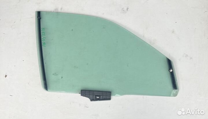 Стекло переднее правое Audi 80 B3