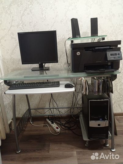 Компьютерный стол