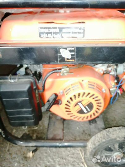 Бензиновый генератор