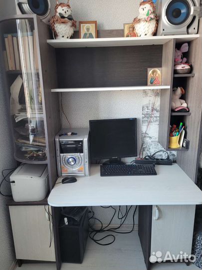 Компьютерный стол