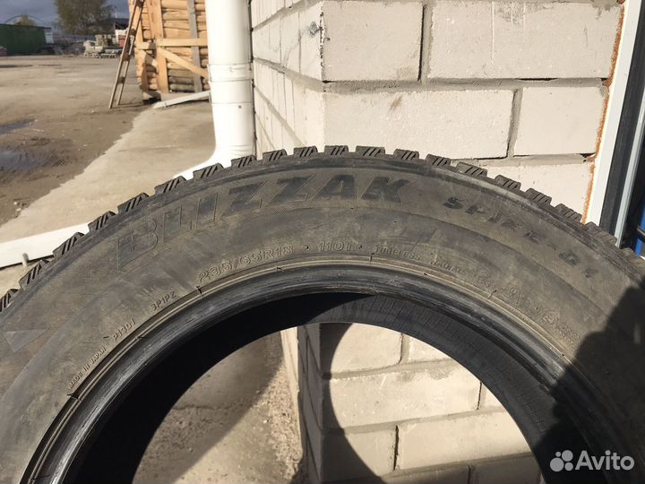 Bridgestone Blizzak Spike-01 235/65 R18 110T