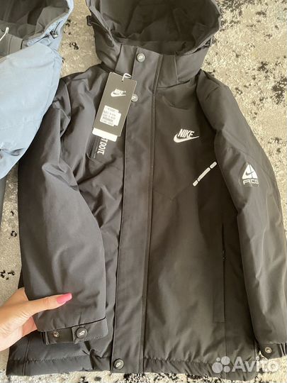 Новая куртка nike