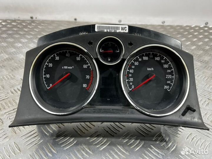 Щиток приборов Opel Astra H Z16XER 2010